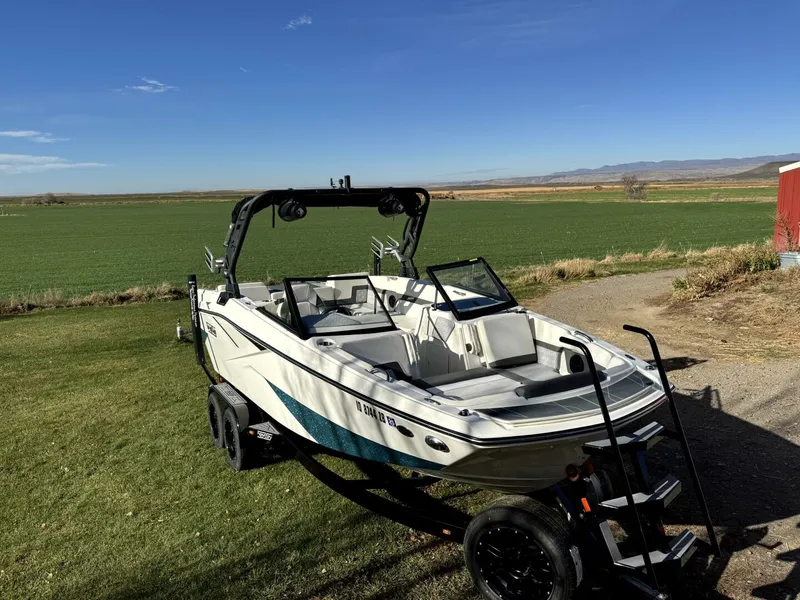 Slide: The Image of Heyday Wake Boats H22 2022 - 5847013