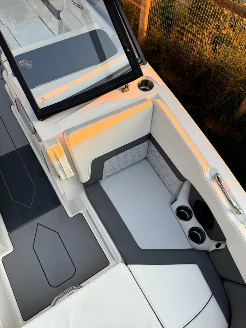 Slide: The Image of Heyday Wake Boats H22 2022 - 5510068