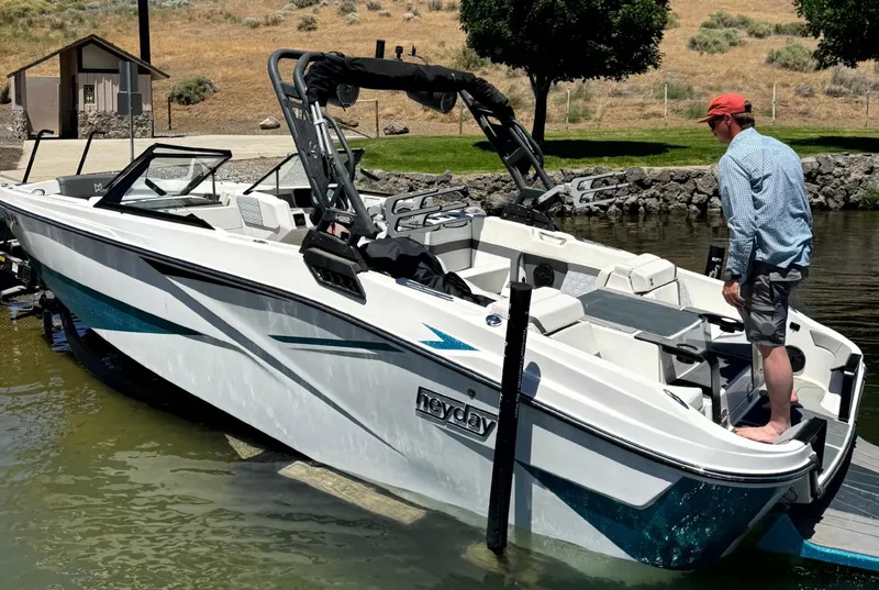 Slide: The Image of Heyday Wake Boats H22 2022 - 5520366