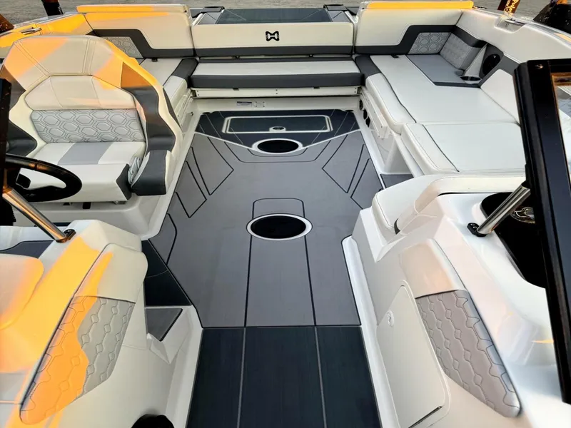 Slide: The Image of Heyday Wake Boats H22 2022 - 5510069