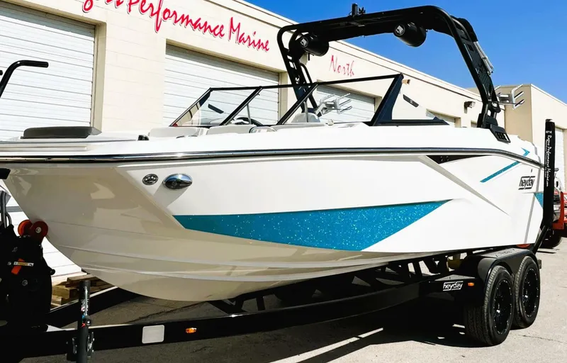 Slide: The Image of Heyday Wake Boats H22 2022 - 5520367