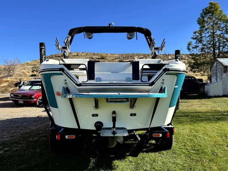 Slide: The Image of Heyday Wake Boats H22 2022 - 5847009