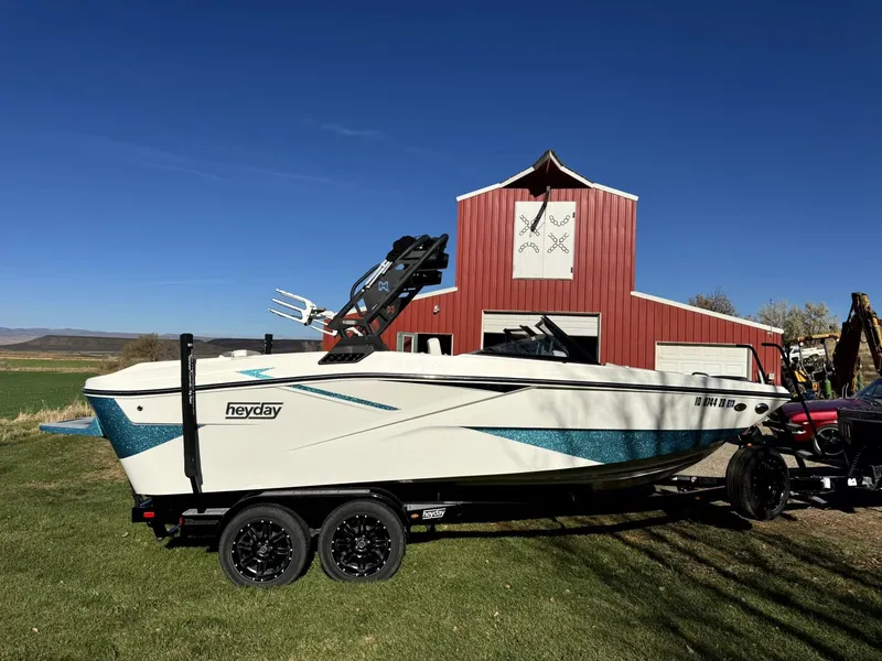 Slide: The Image of Heyday Wake Boats H22 2022 - 5847011