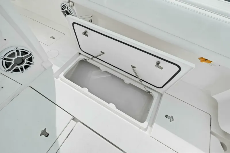 Slide: The Image of 2020 Intrepid 400 CC - Cockpit Storage - 6094252