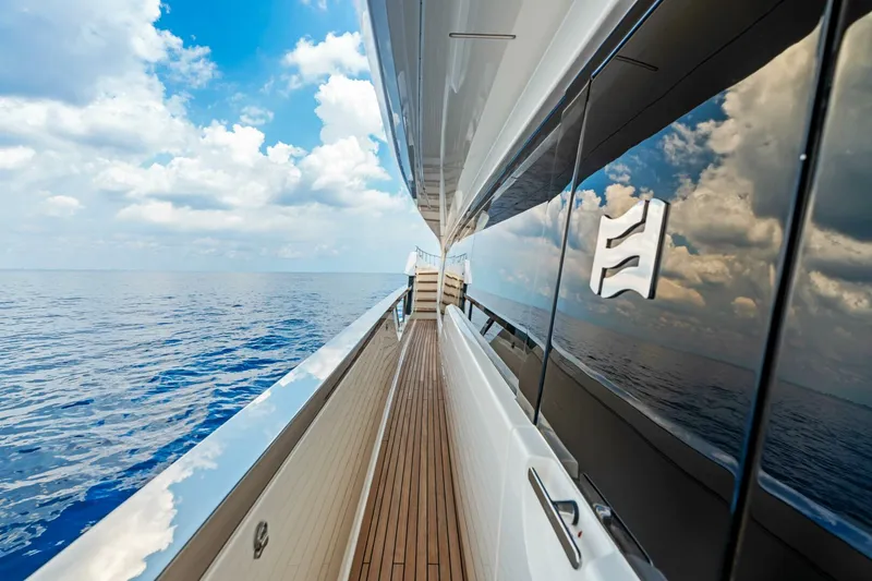 Slide: The Image of Ferretti 920 2021 - 5622554