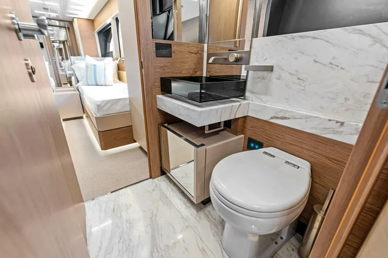 Slide: The Image of Ferretti 920 2021 - 5622600