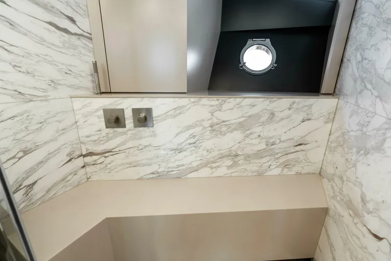 Slide: The Image of Ferretti 920 2021 - 5622602