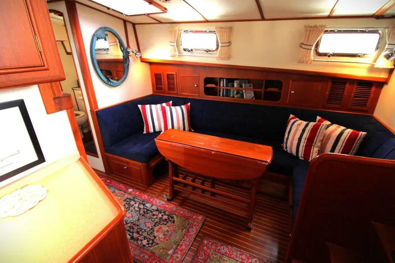 Slide: The Image of Grand Banks 49 Eastbay HX 2001 - 5499299