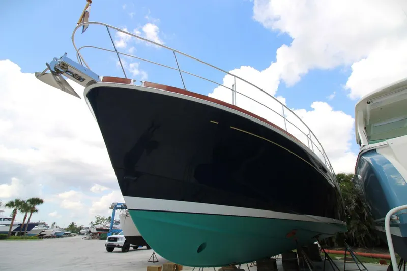 Slide: The Image of Grand Banks 49 Eastbay HX 2001 - 5559273