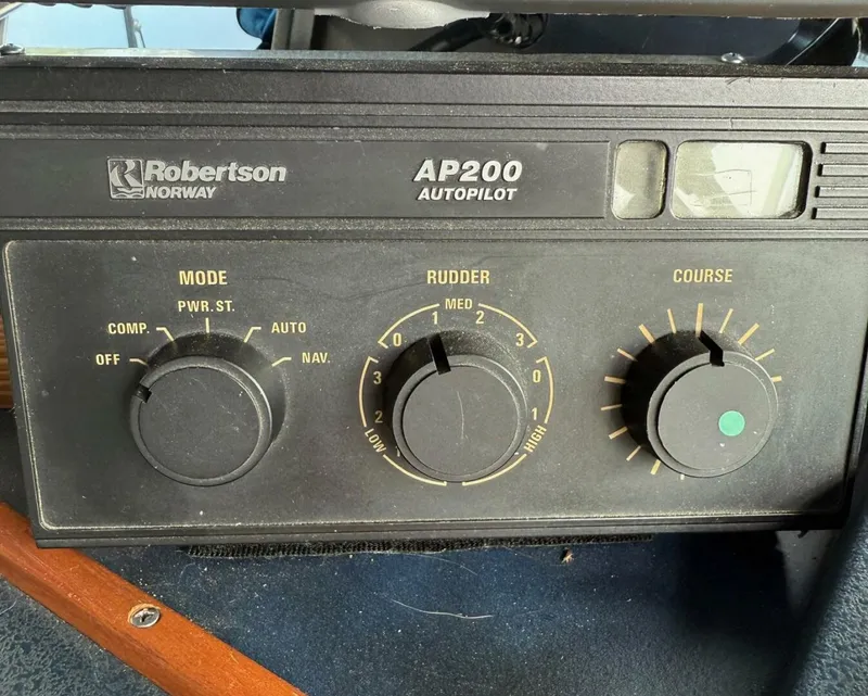 Slide: The Image of Sea Ray 460 Express Cruiser 1989 - 5499392