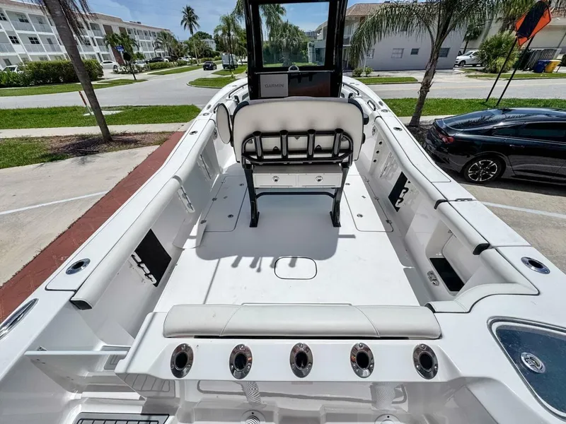 Slide: The Image of Tidewater 256 Adventurer 2024 - 5499570