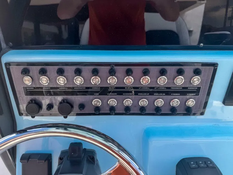 Slide: The Image of Tidewater 256 Adventurer 2024 - 5499567