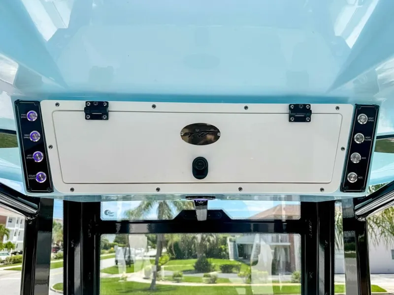 Slide: The Image of Tidewater 256 Adventurer 2024 - 5499566