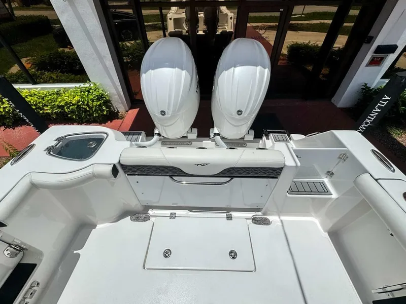 Slide: The Image of Tidewater 256 Adventurer 2024 - 5499584