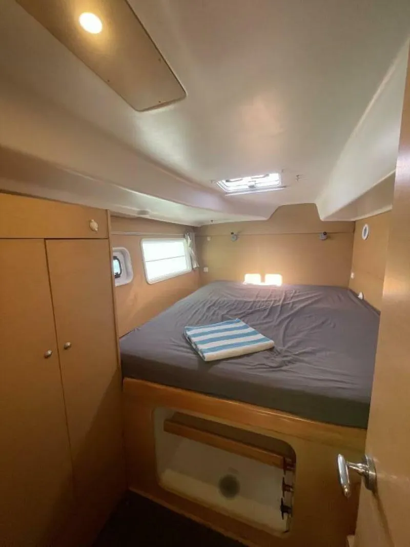 Slide: The Image of Lagoon 380 2016 - 5500259