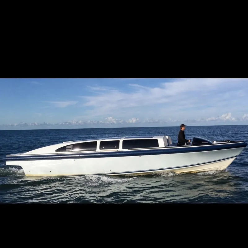 The Image of Goetz Custom Boats 33 Limo Tender 2008 - 8700212