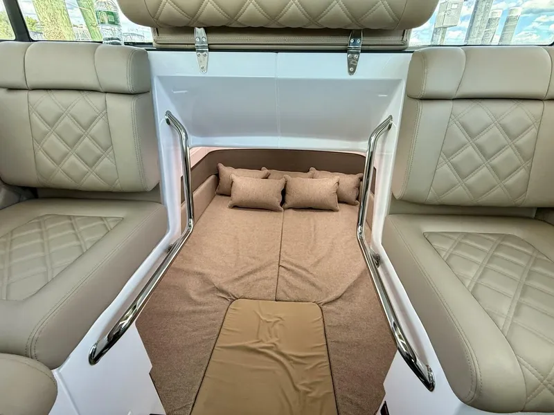 Slide: The Image of Axopar 37 Cross Cabin 2023 - 5502548