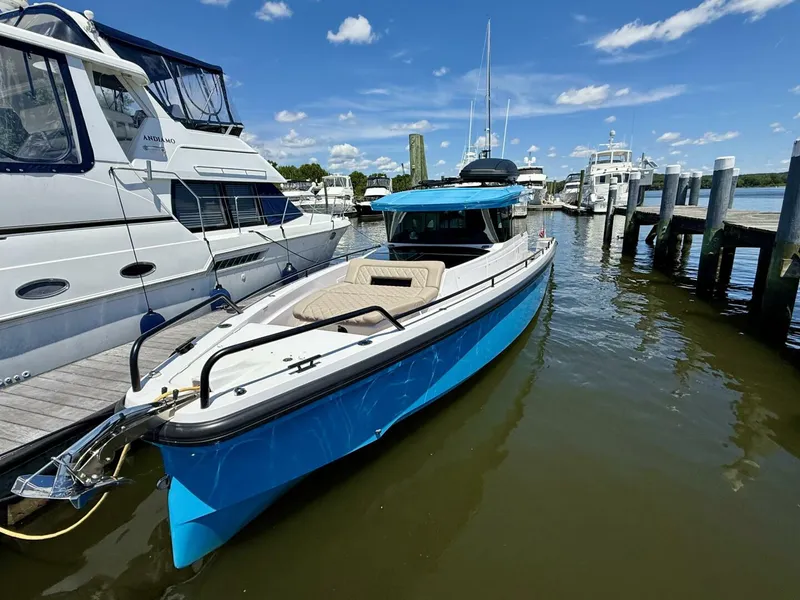 Slide: The Image of Axopar 37 Cross Cabin 2023 - 5502531