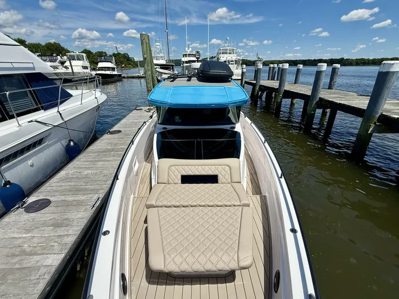 Slide: The Image of Axopar 37 Cross Cabin 2023 - 5502537