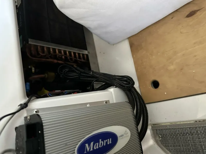 Slide: The Image of Axopar 37 XC Cross Cabin Brabus 2021 - 5511189