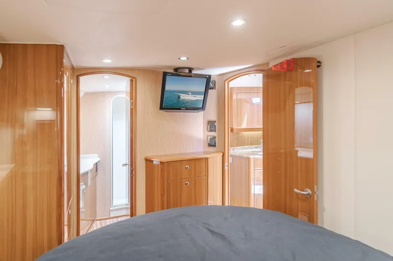 Slide: The Image of 2008 Viking 52 Sport Coupe Endurance - 5540529