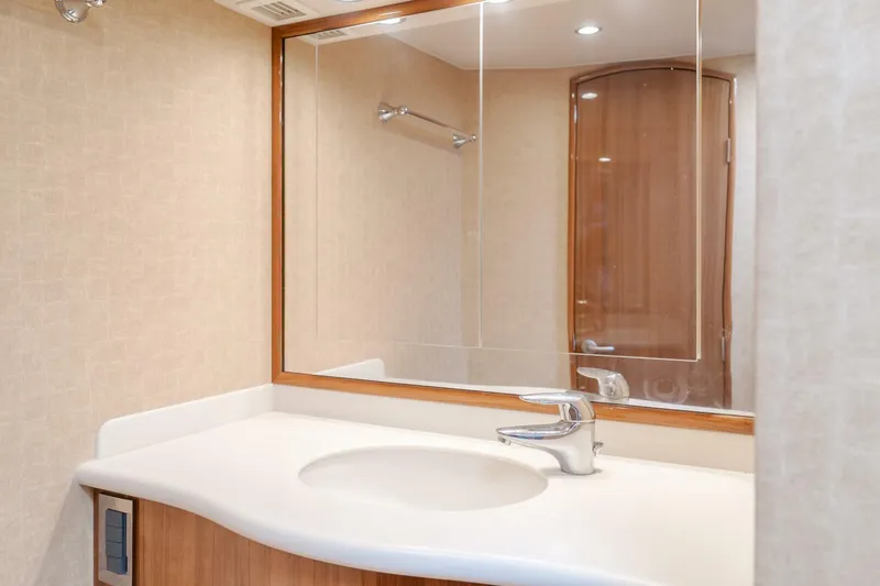 Slide: The Image of 2008 Viking 52 Sport Coupe Endurance - 5540533