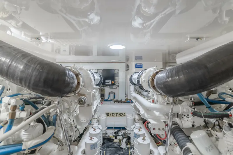 Slide: The Image of 2008 Viking 52 Sport Coupe Endurance - 5540537