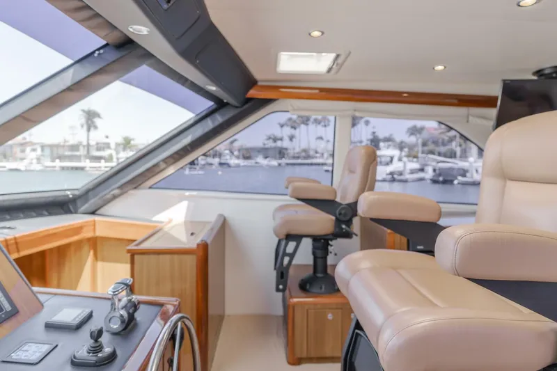 Slide: The Image of 2008 Viking 52 Sport Coupe Endurance - 5540519