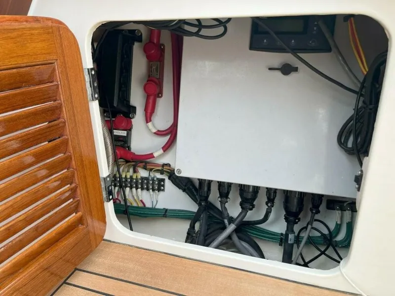 Slide: The Image of Hinckley Yachts Talaria 29R 2007 - 5796688