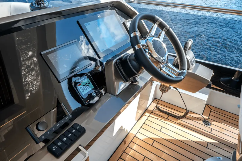 Slide: The Image of Galeon 640 FLY 2026 - 5594135