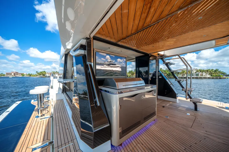 Slide: The Image of Galeon 640 FLY 2026 - 5594149