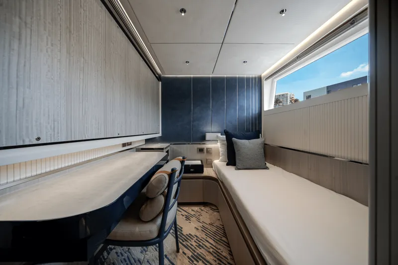 Slide: The Image of Galeon 640 FLY 2026 - 5594182