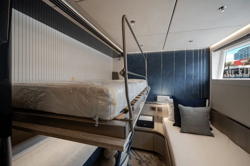 Slide: The Image of Galeon 640 FLY 2026 - 5594183