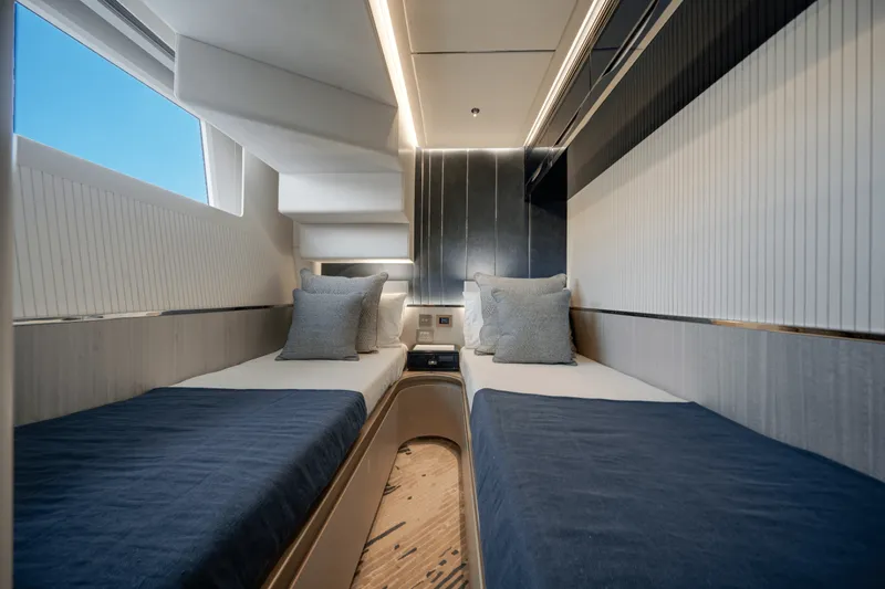 Slide: The Image of Galeon 640 FLY 2026 - 5594184