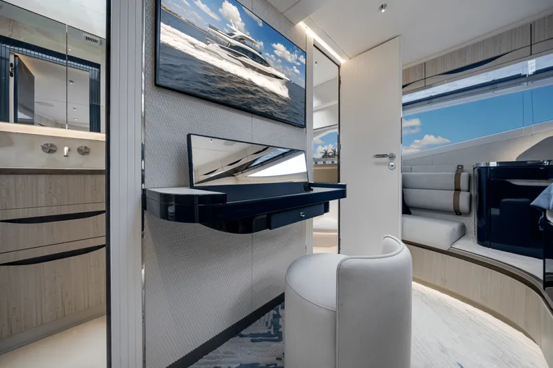 Slide: The Image of Galeon 640 FLY 2026 - 5594191