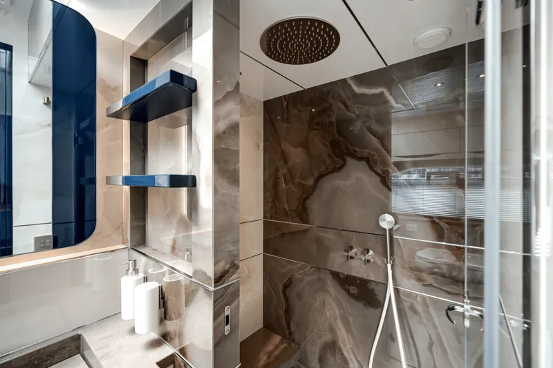 Slide: The Image of Galeon 640 FLY 2026 - 5594192