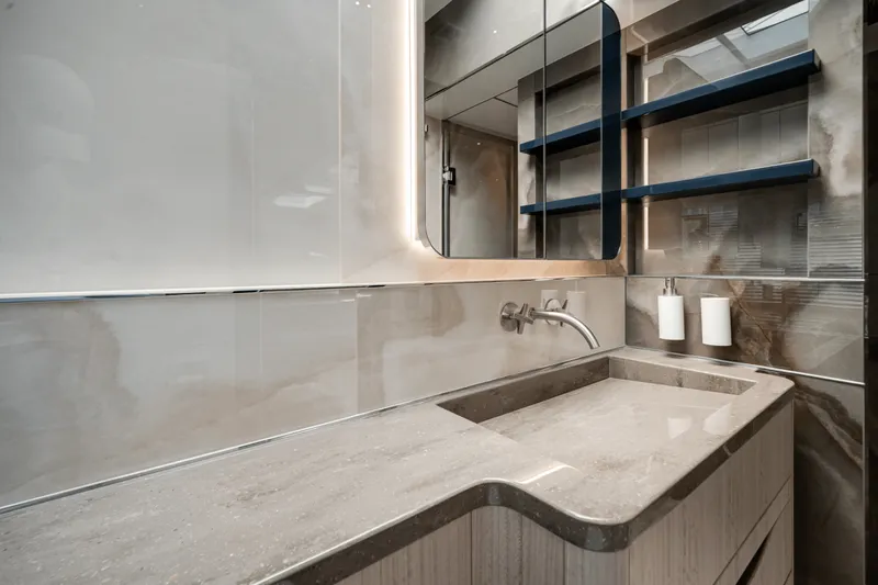 Slide: The Image of Galeon 640 FLY 2026 - 5594195