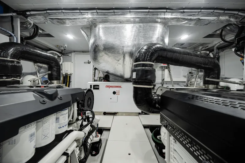 Slide: The Image of Galeon 640 FLY 2026 - 5832430