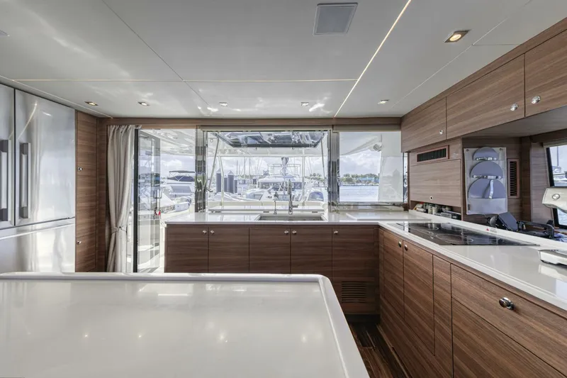 Slide: The Image of Aquila 54 2023 - 5501503