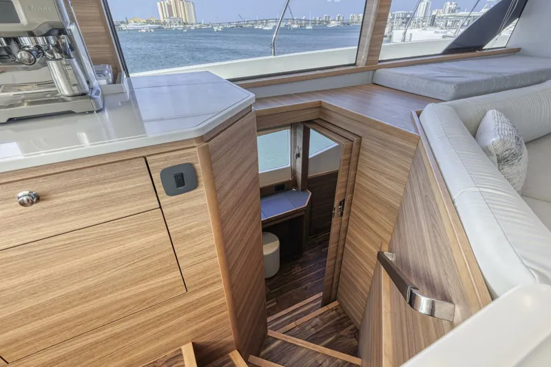 Slide: The Image of Aquila 54 2023 - 5501510