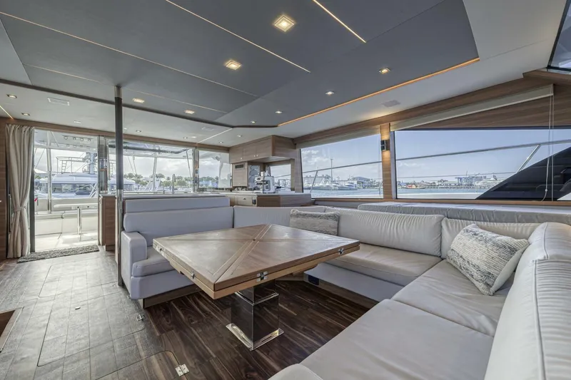 Slide: The Image of Aquila 54 2023 - 5501516