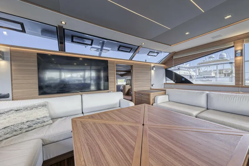 Slide: The Image of Aquila 54 2023 - 5501518