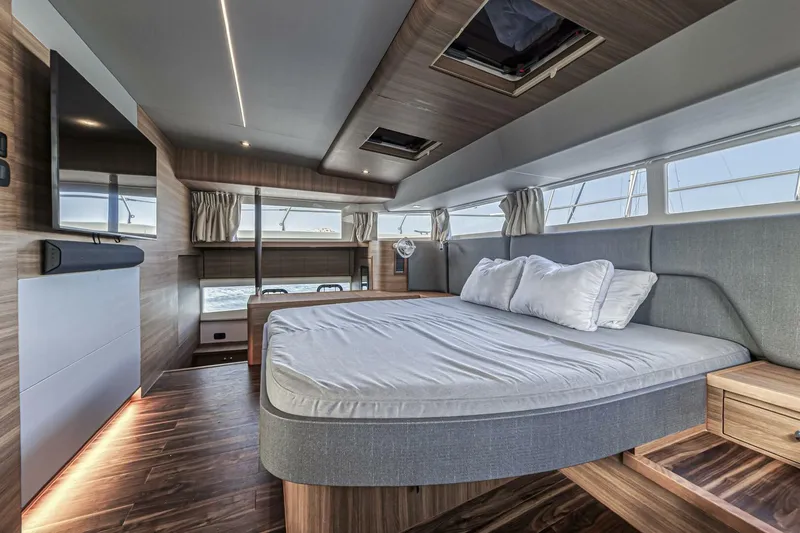 Slide: The Image of Aquila 54 2023 - 5501524