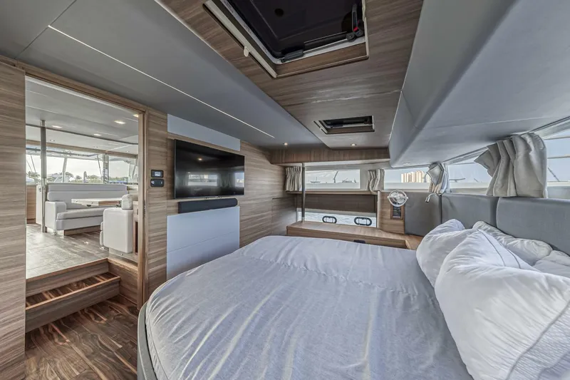 Slide: The Image of Aquila 54 2023 - 5501529