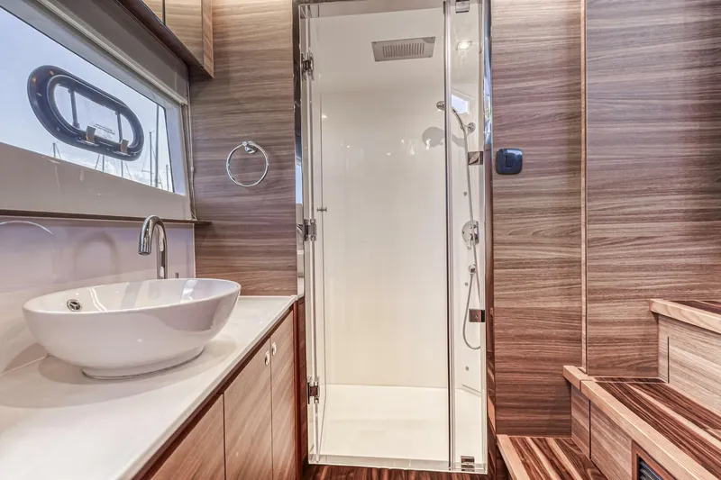 Slide: The Image of Aquila 54 2023 - 5501530