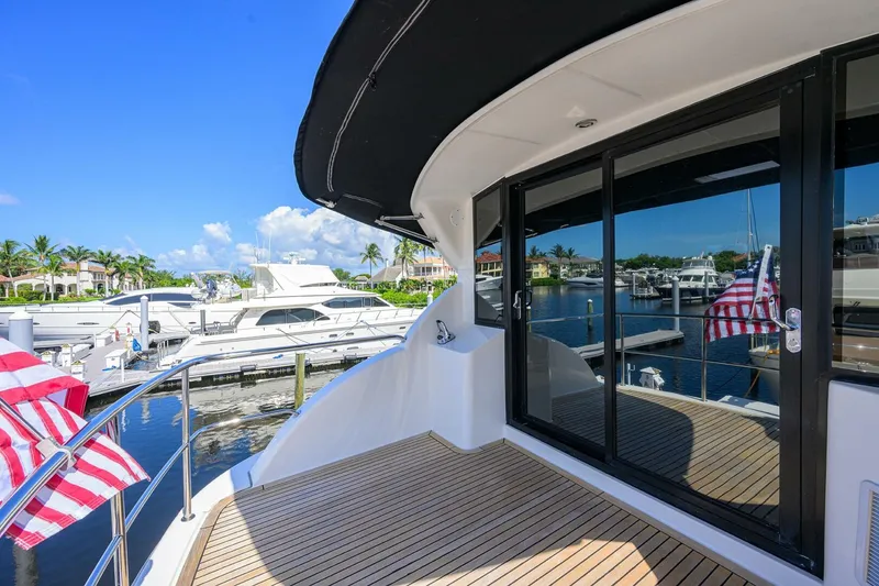 Slide: The Image of Enclosed Flybridge Aft Deck - 5501920