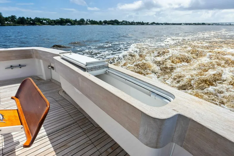 Slide: The Image of Bertram Convertible 2004 - 5502021