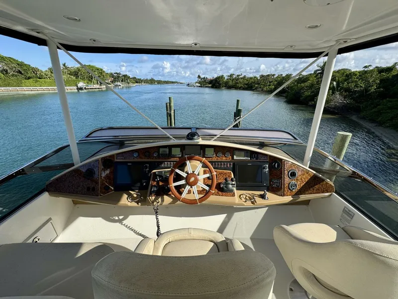 Slide: The Image of Flybridge 2004 Marquis 59 Motor Yacht - 5502611