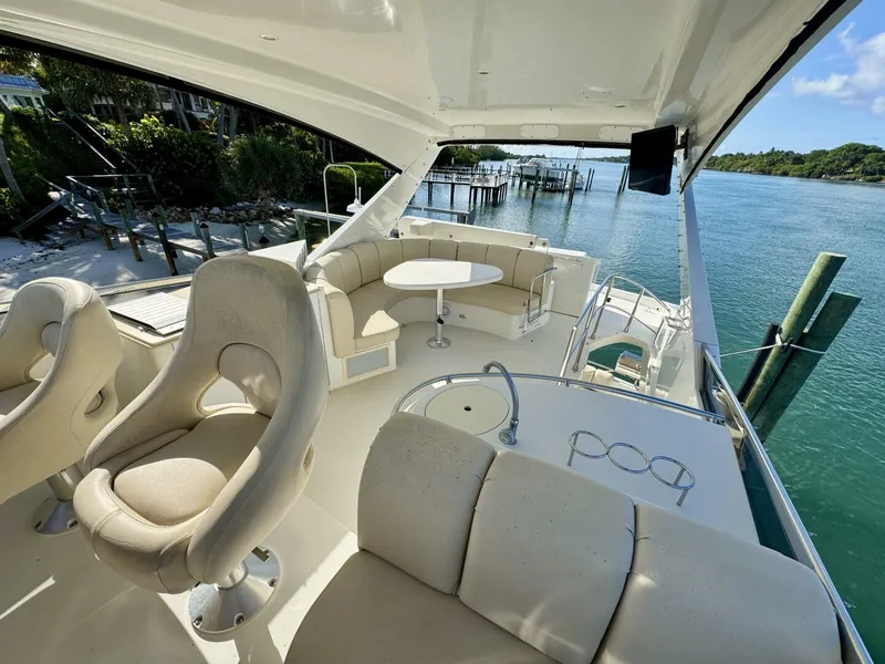 Slide: The Image of Flybridge 2004 Marquis 59 Motor Yacht - 5502613