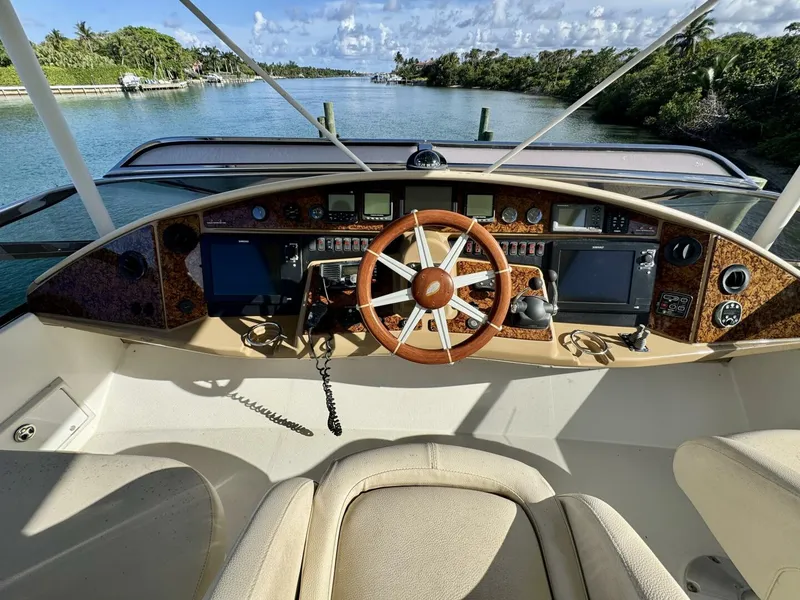 Slide: The Image of Flybridge 2004 Marquis 59 Motor Yacht - 5502618